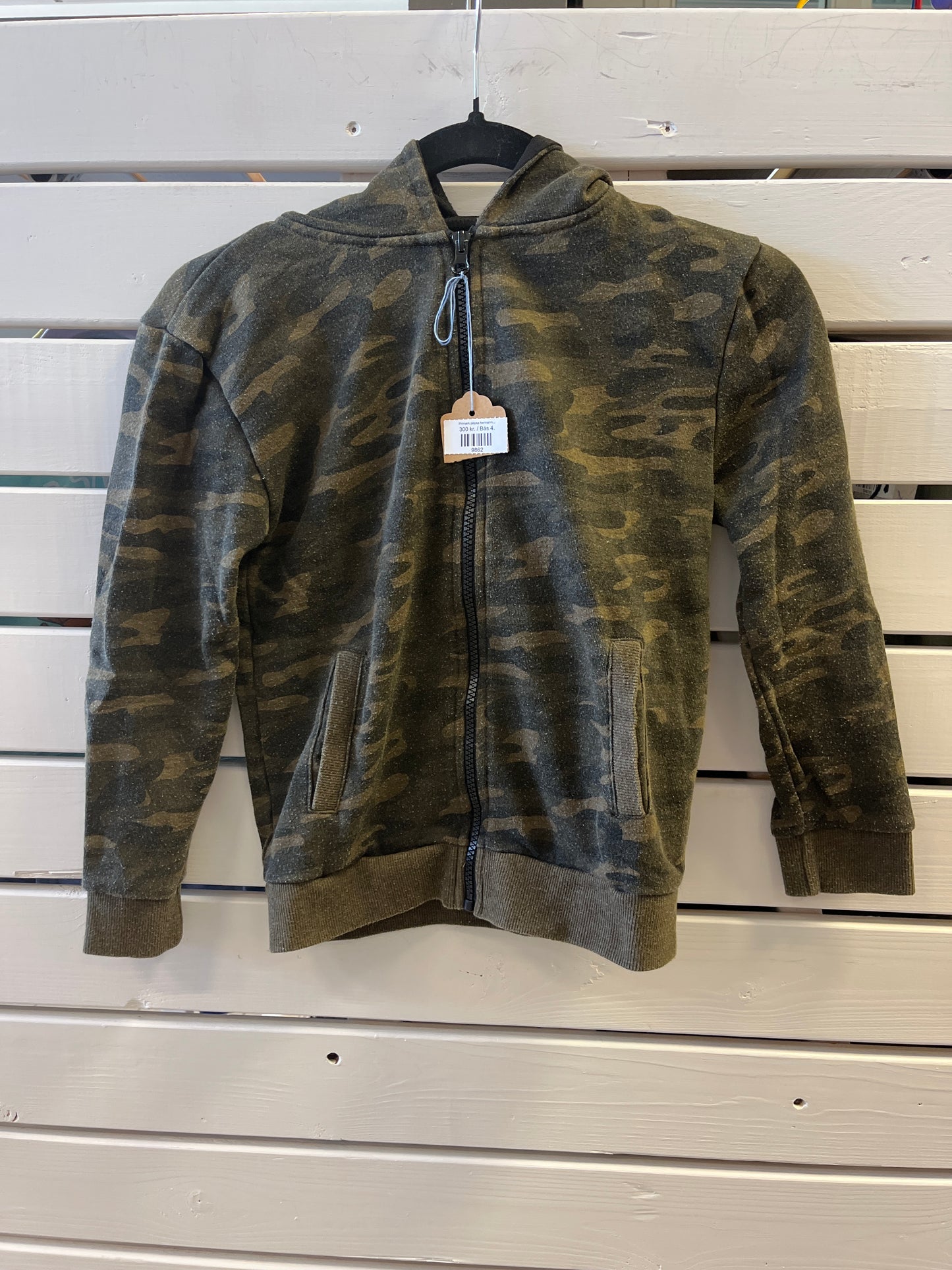 Primark peysa hermanna munstur134