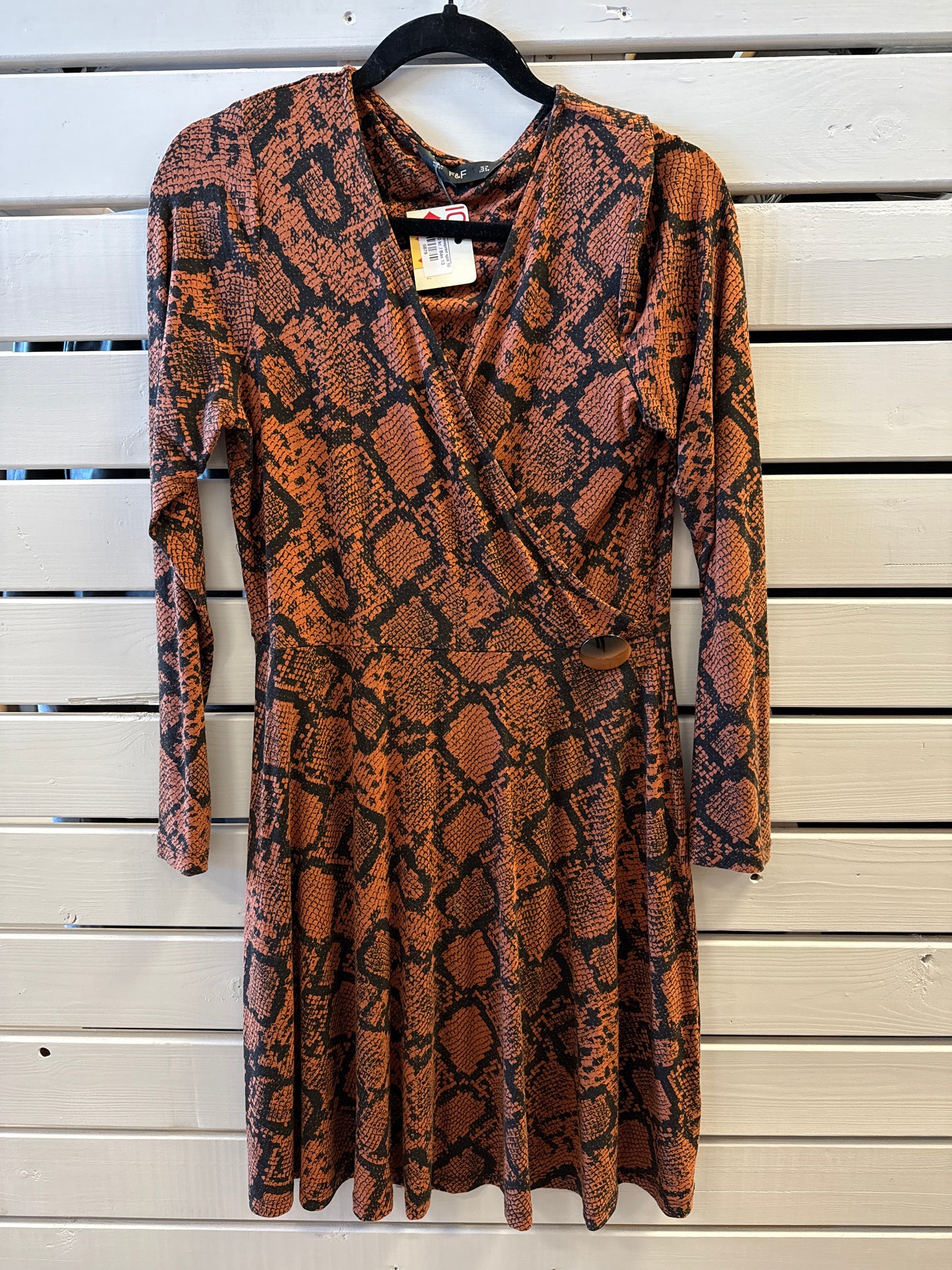 F&F snakeprint kjóll 10