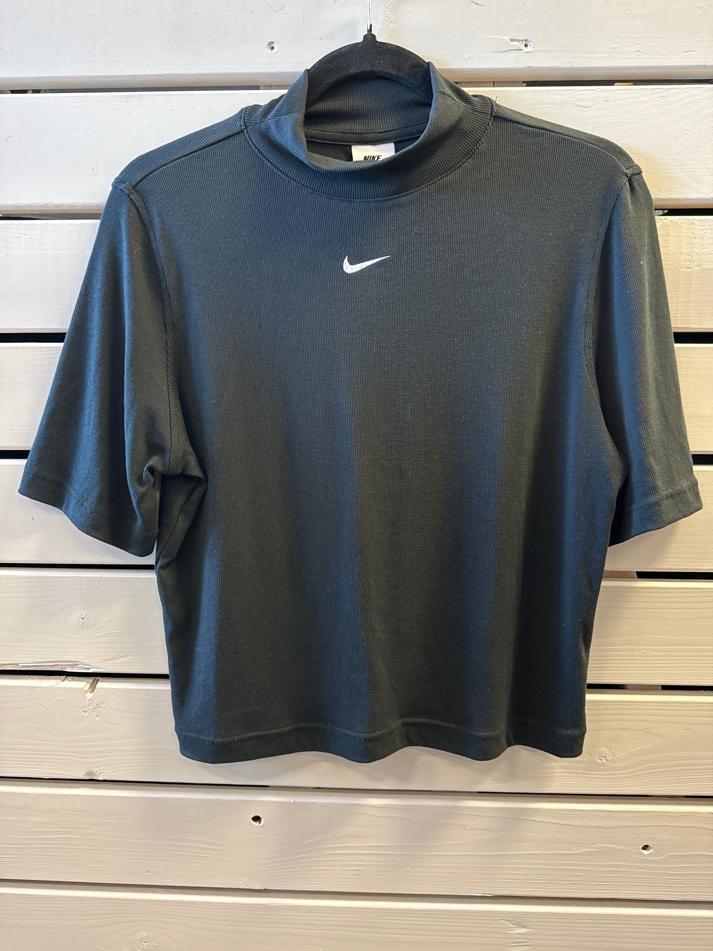 Nike stuttur