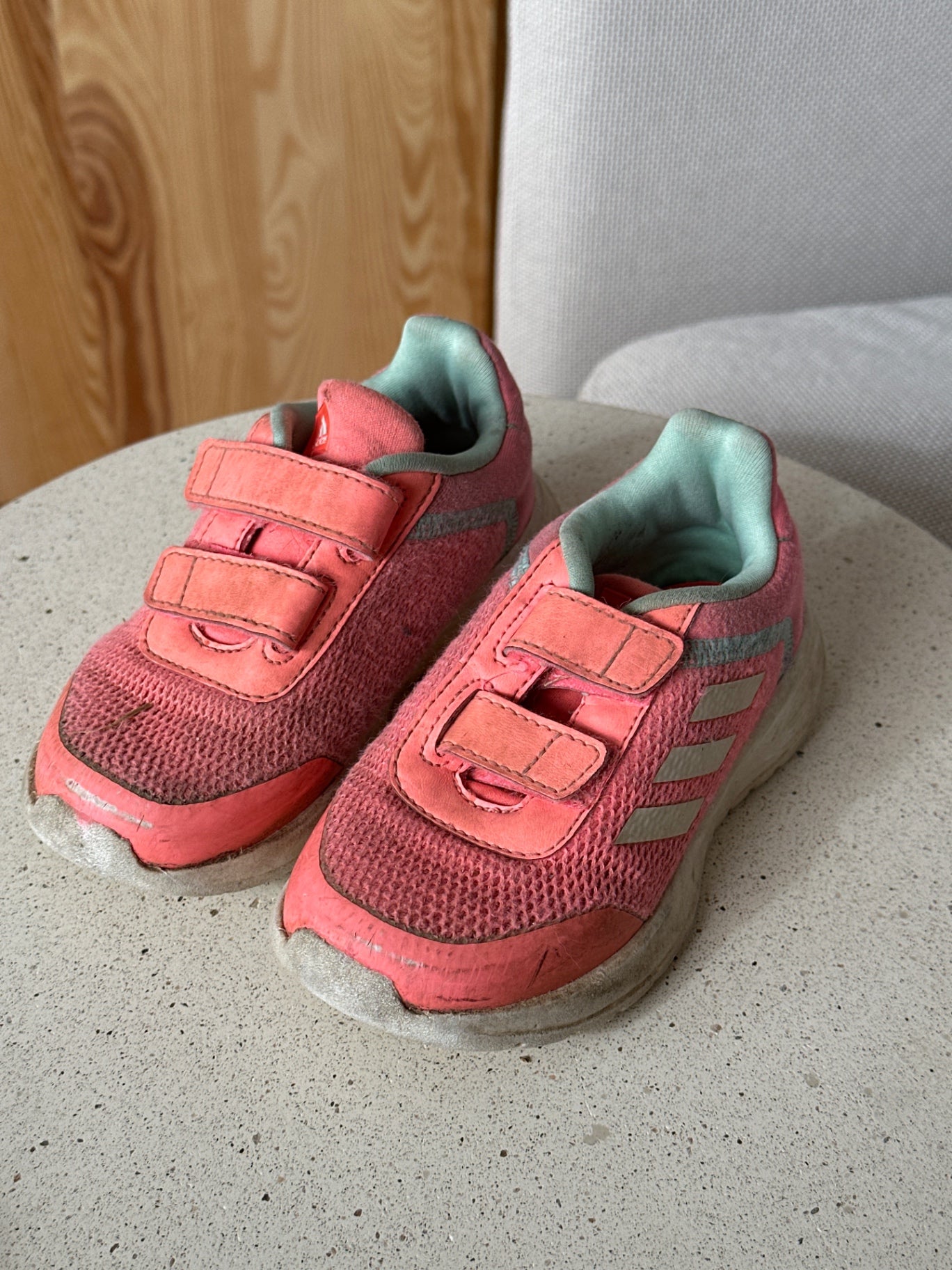 Adidas strigaskór 24