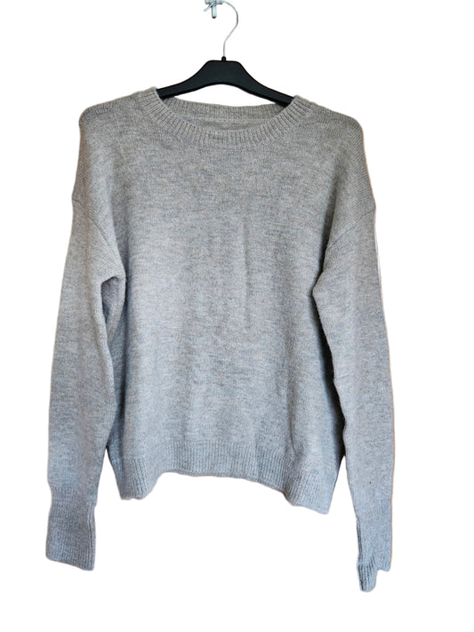 M Drapplituð prjónapeysa