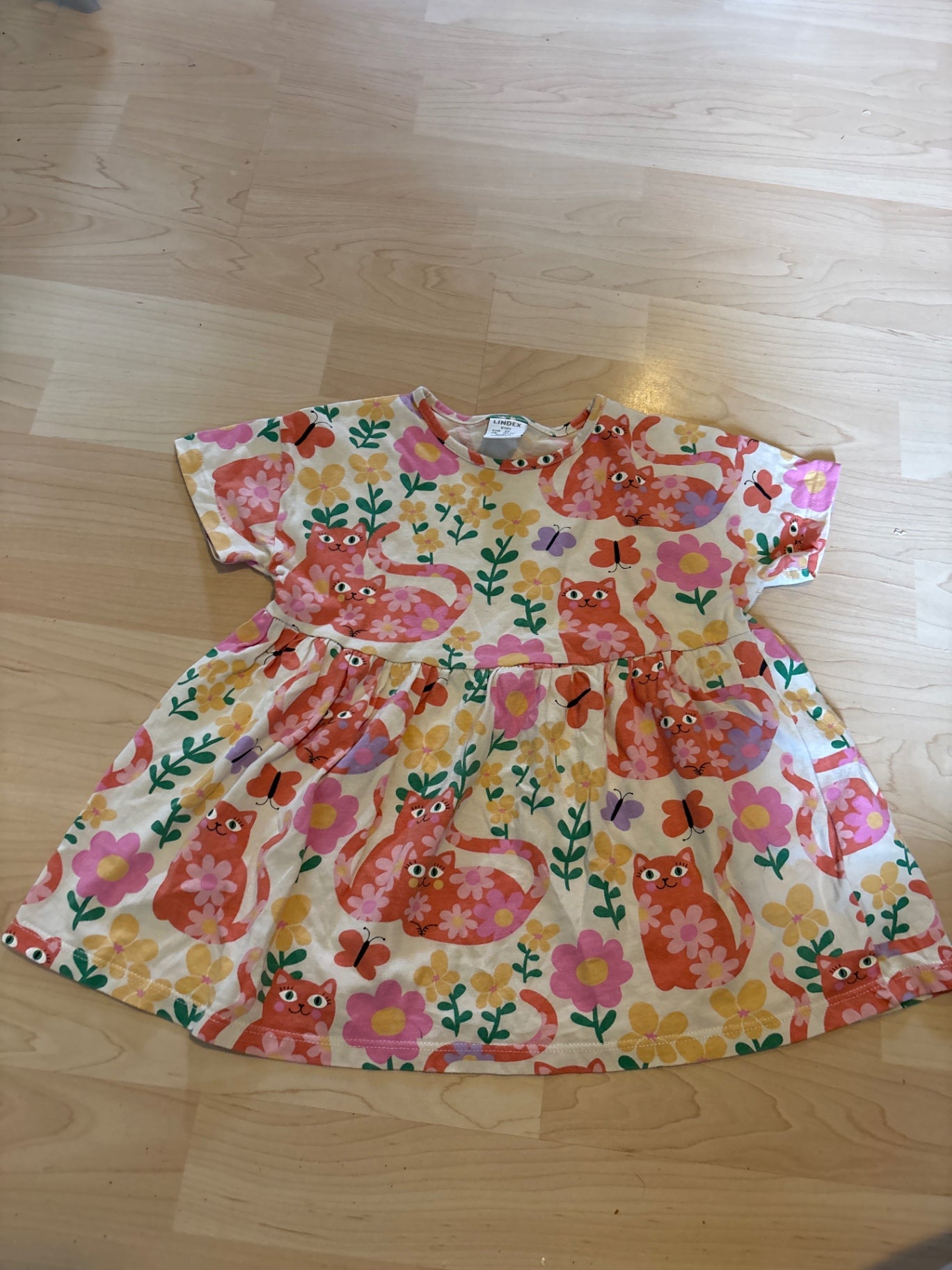 Lindex kisukjóll 92
