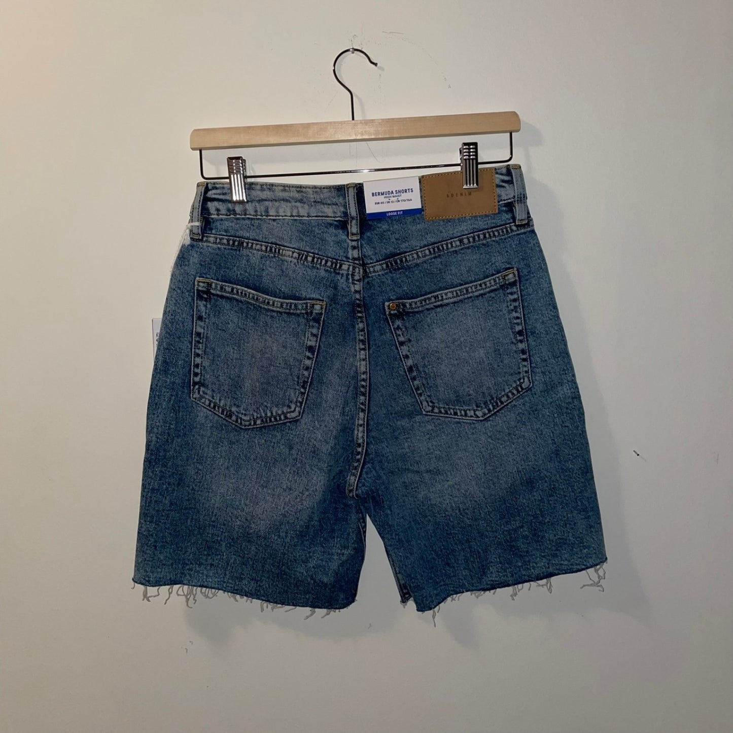 EUR40 - H&M Bermuda high waist stuttbuxur