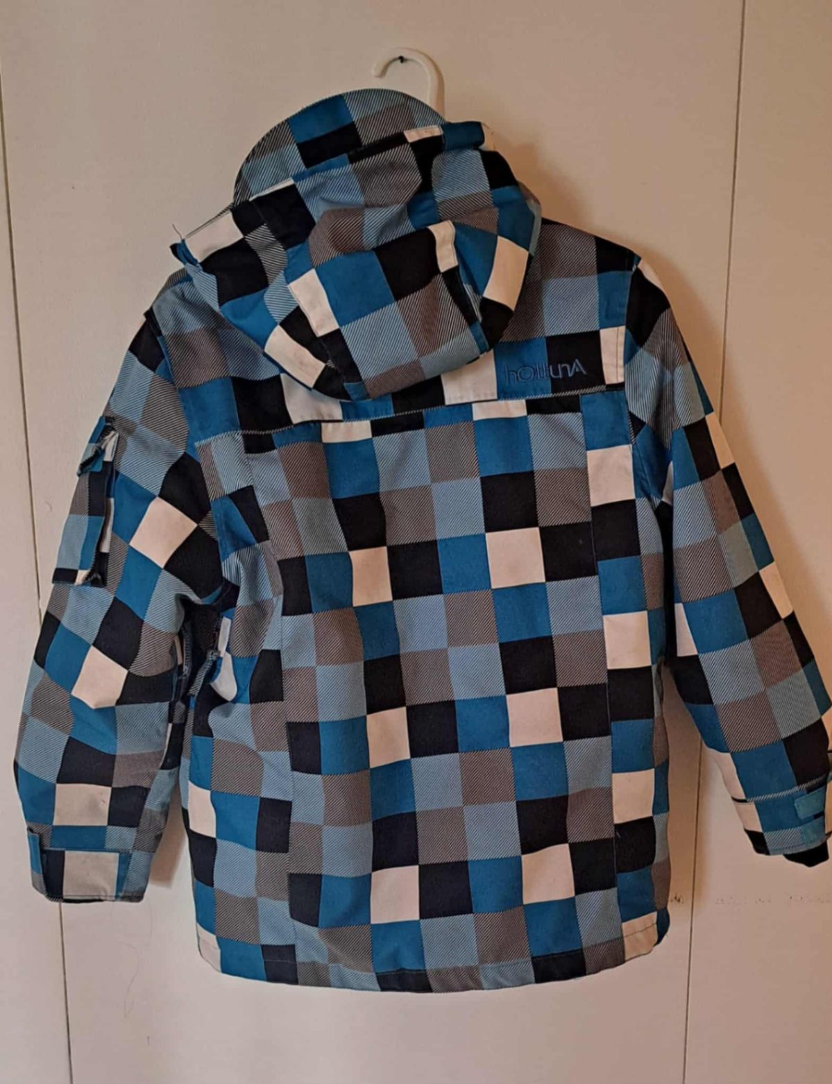 9-10 ára úlpa brotinn rennilás en virkar