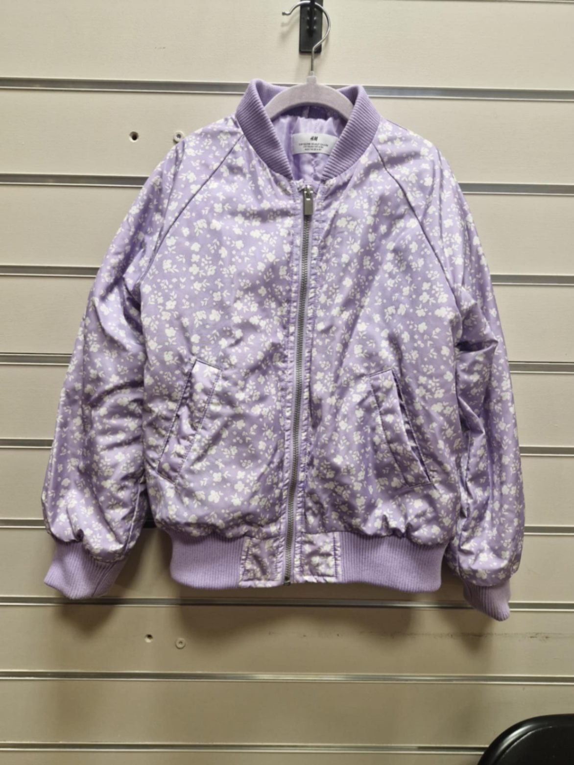 H&M fjólublár jakki, mjög lítið notaður