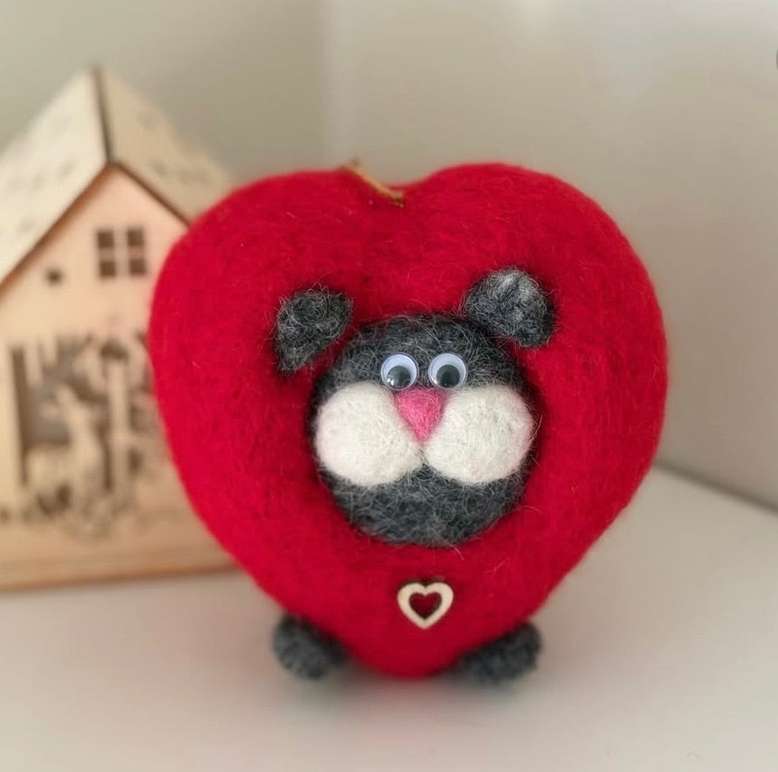 Heart cat