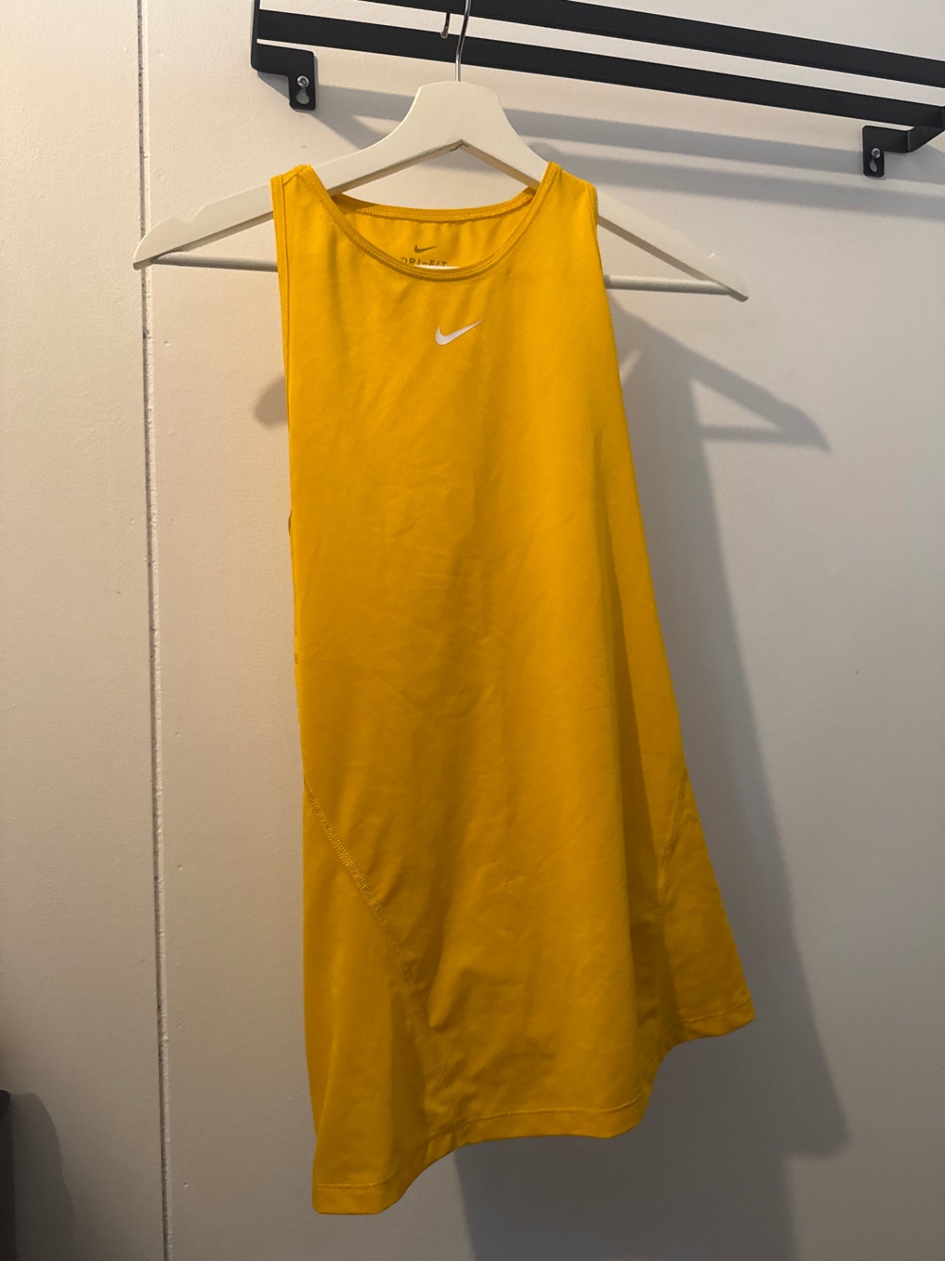 XS appelsínugulur nike hlýrabolur