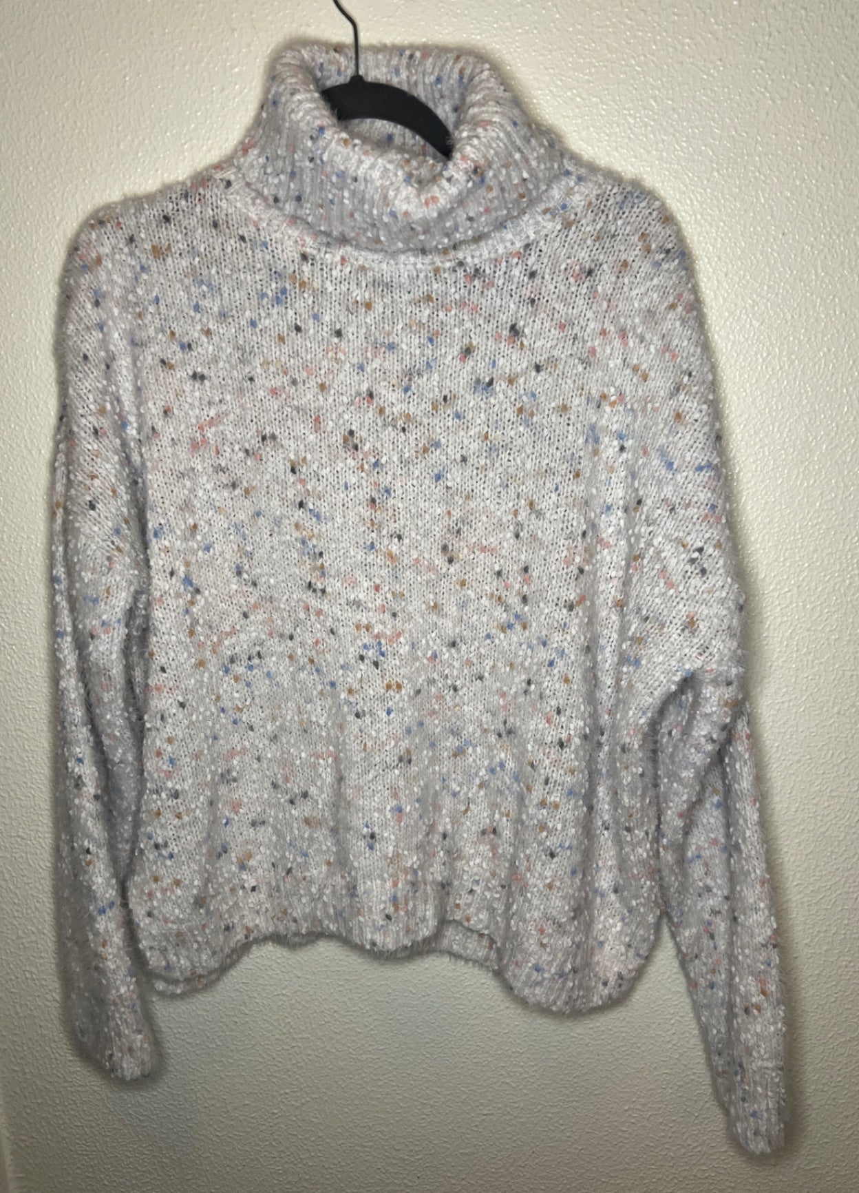 EUR44 UK16 F&F með kraga