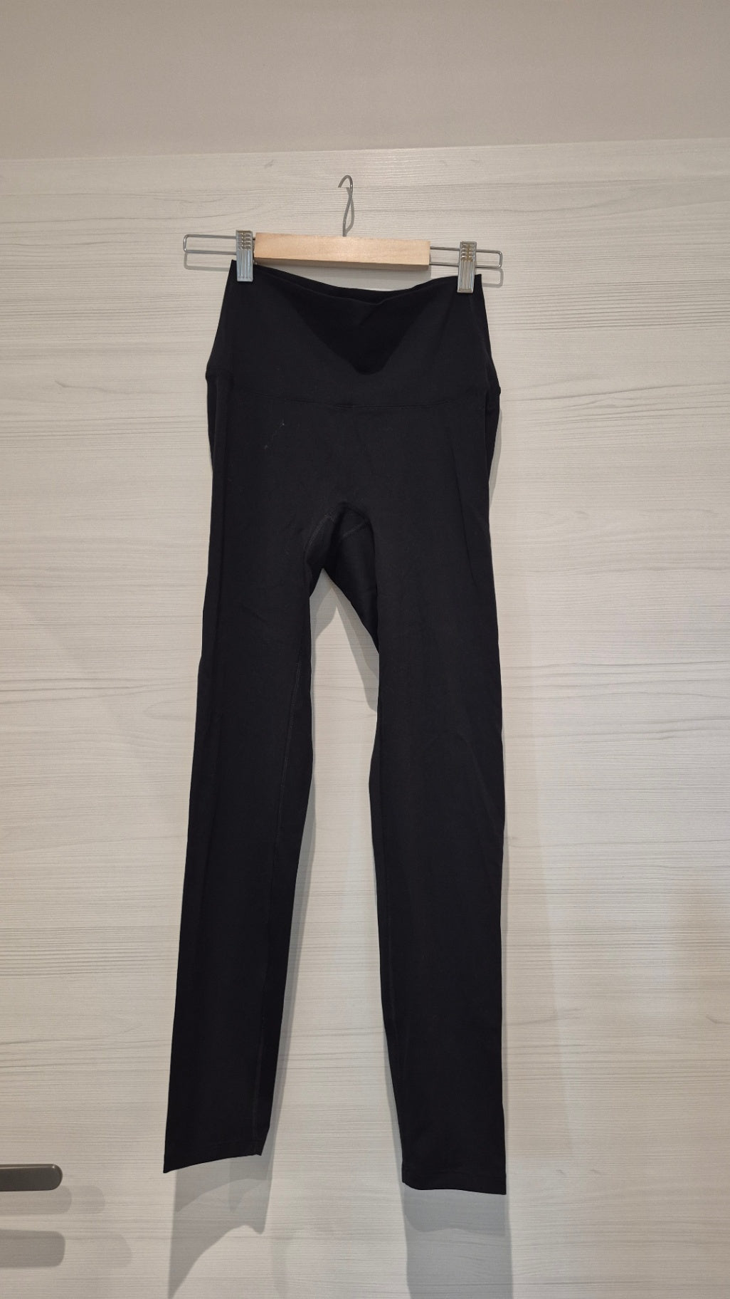 M Define the line leggings