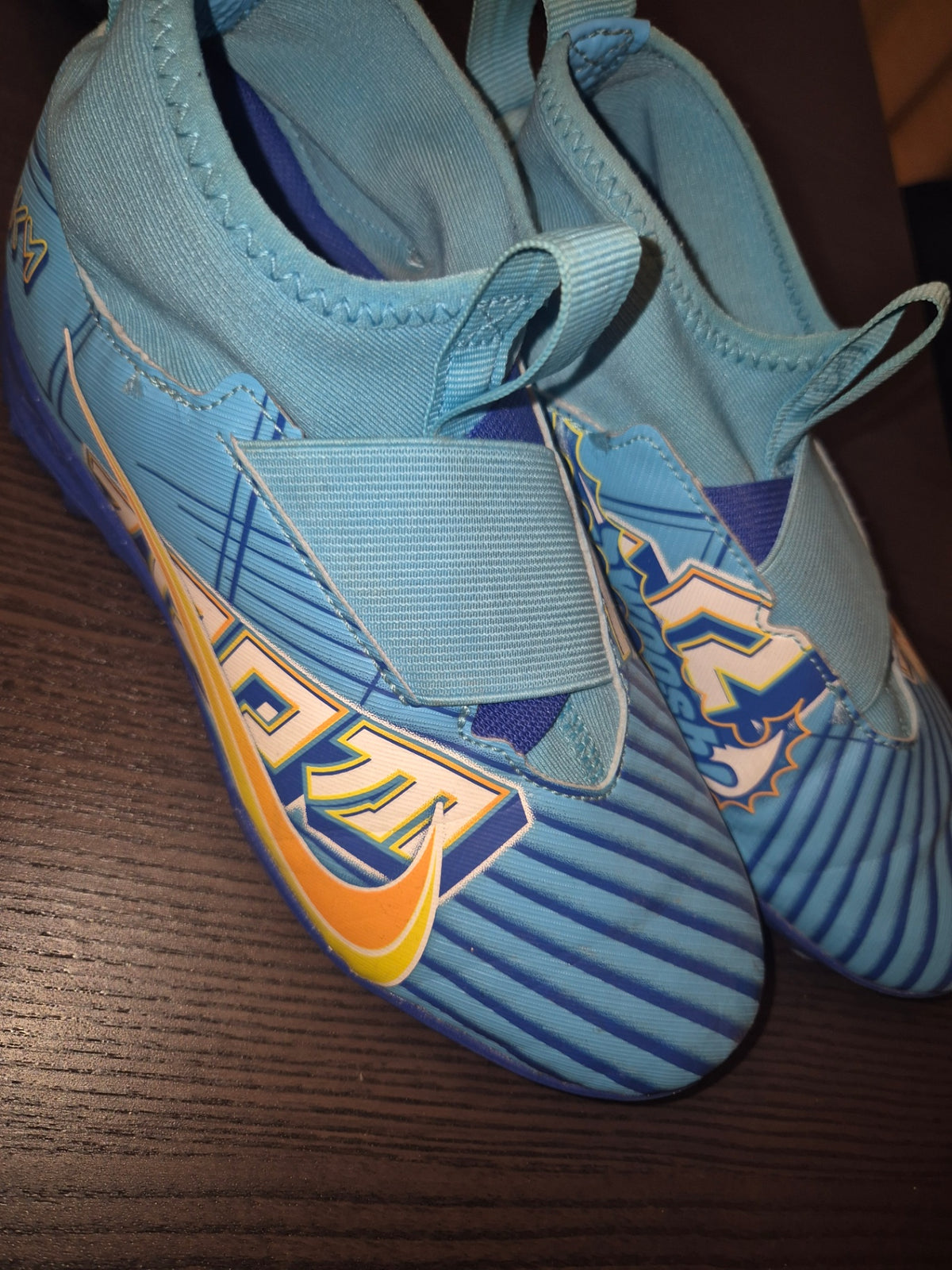 Gervigras eða innanhússkór Nike