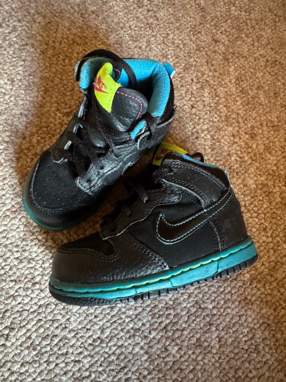 Nike skór 22,5