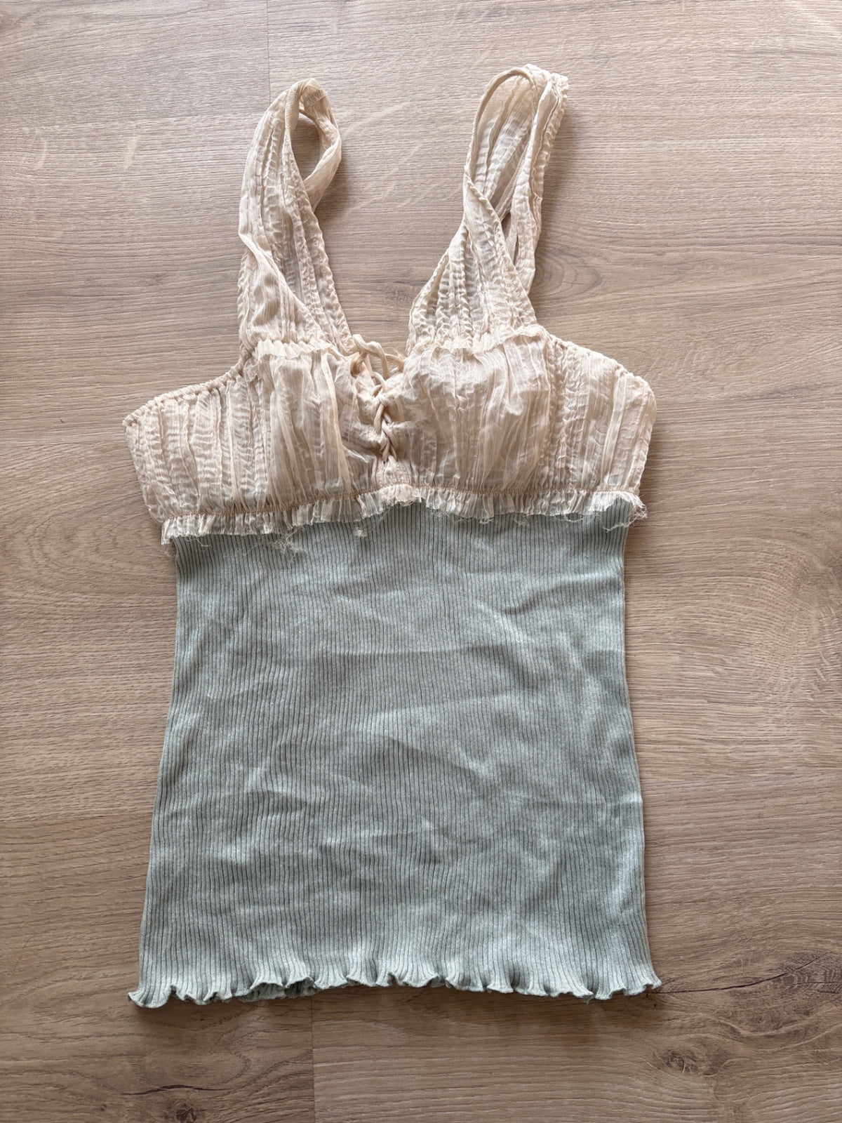 Zara hlírabolur (stærð M)