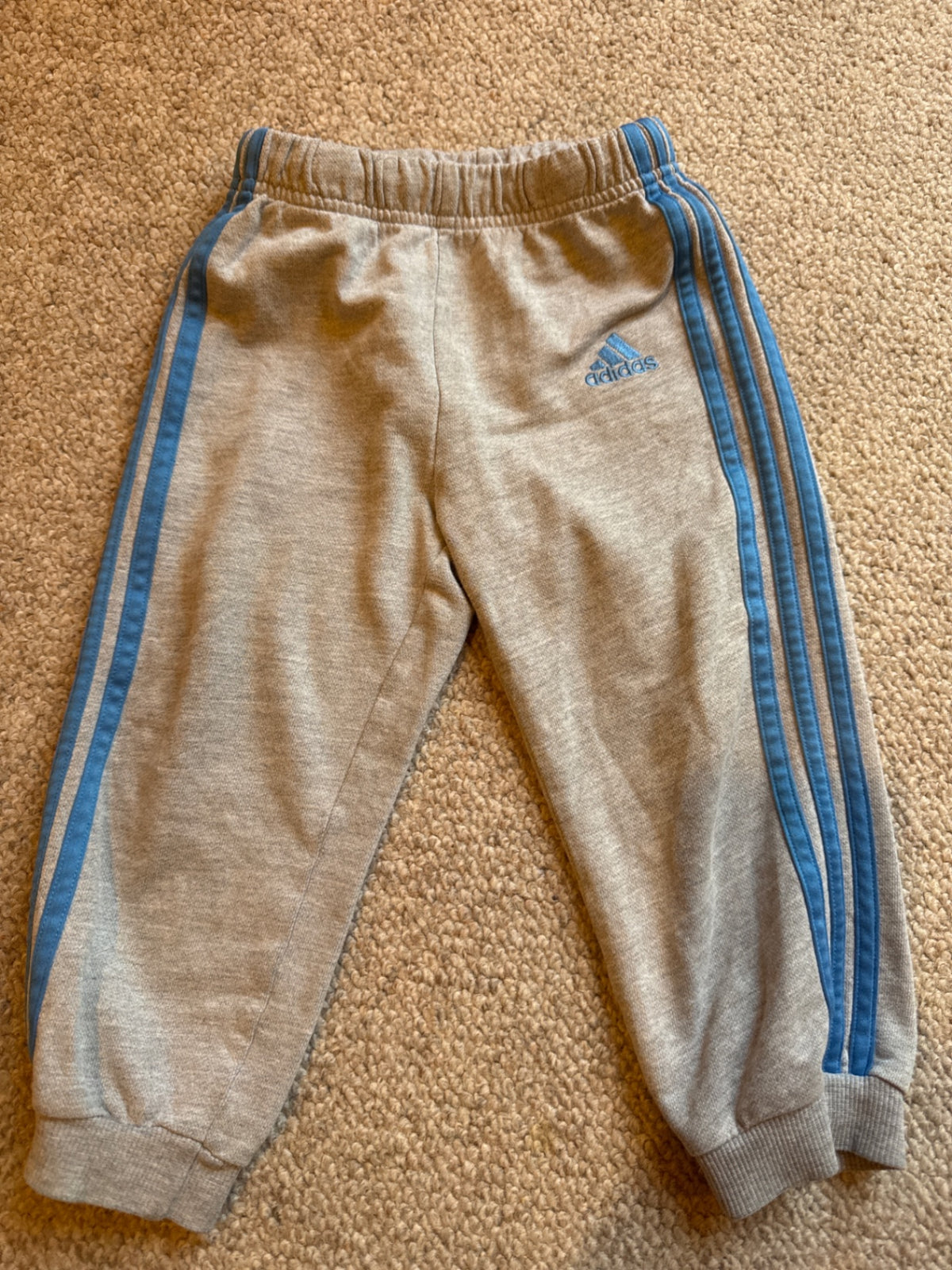Adidas buxur 86