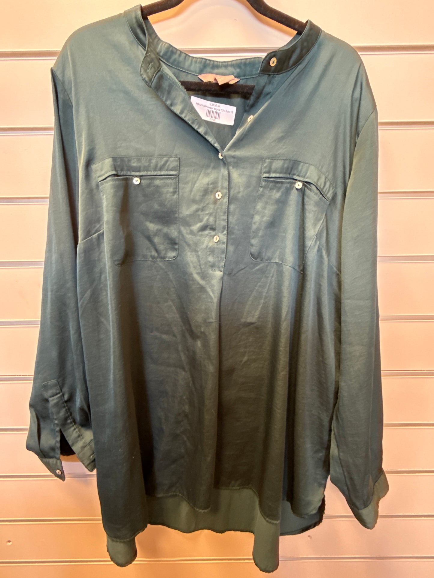 H&M hálfhneppt skyrta 52