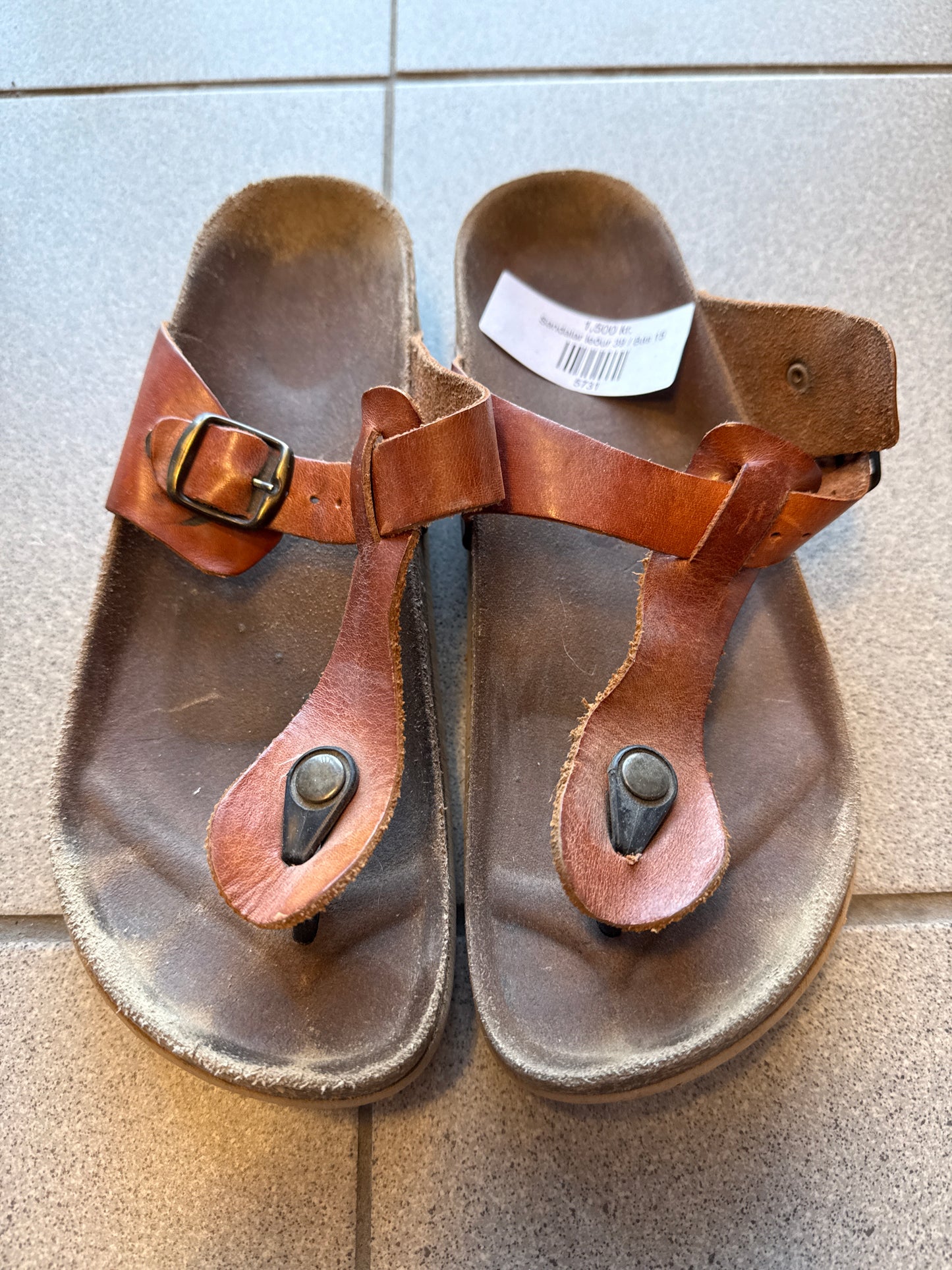 Sandalar leður 39