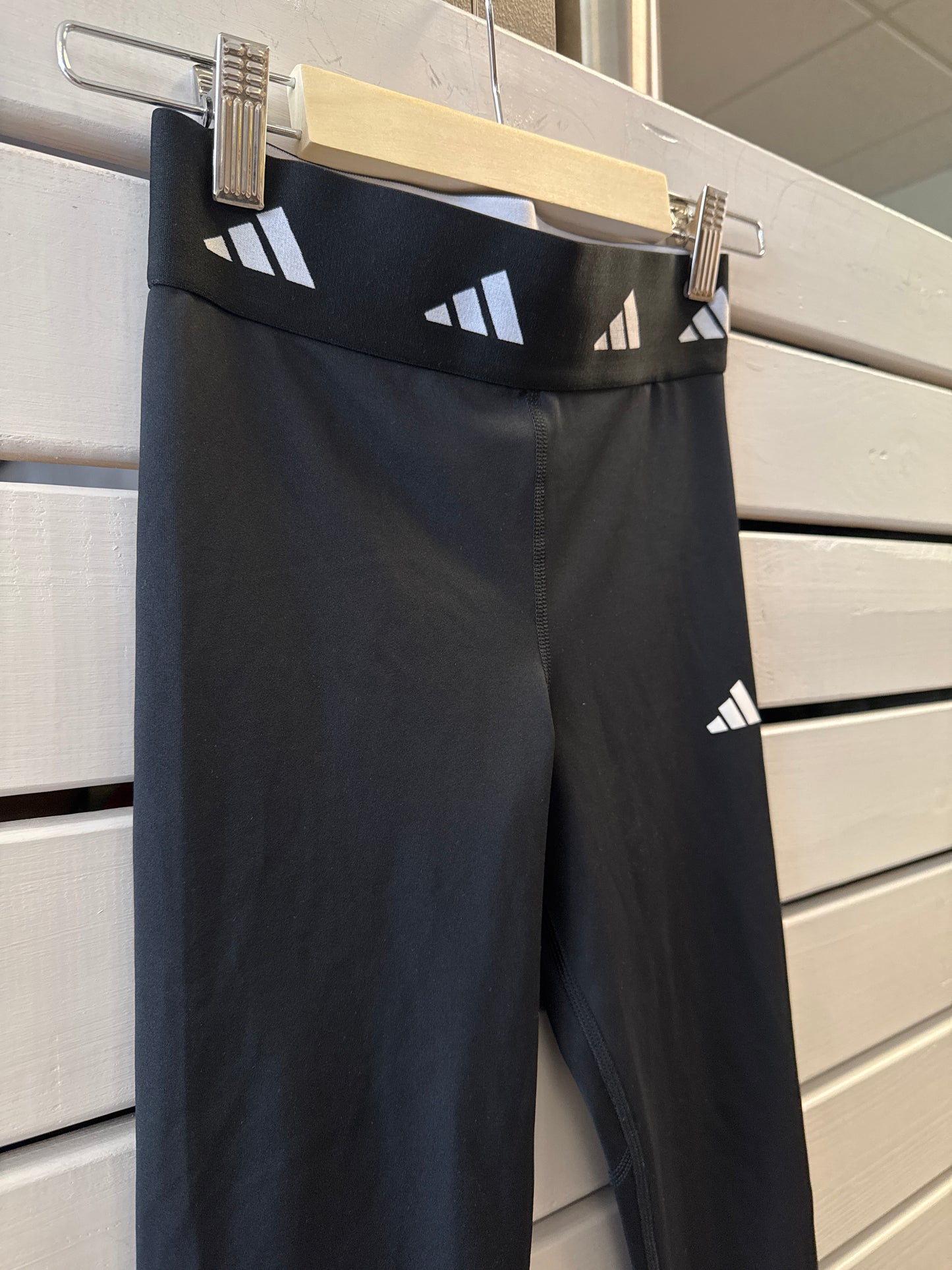 Adidas æfingabuxur 140