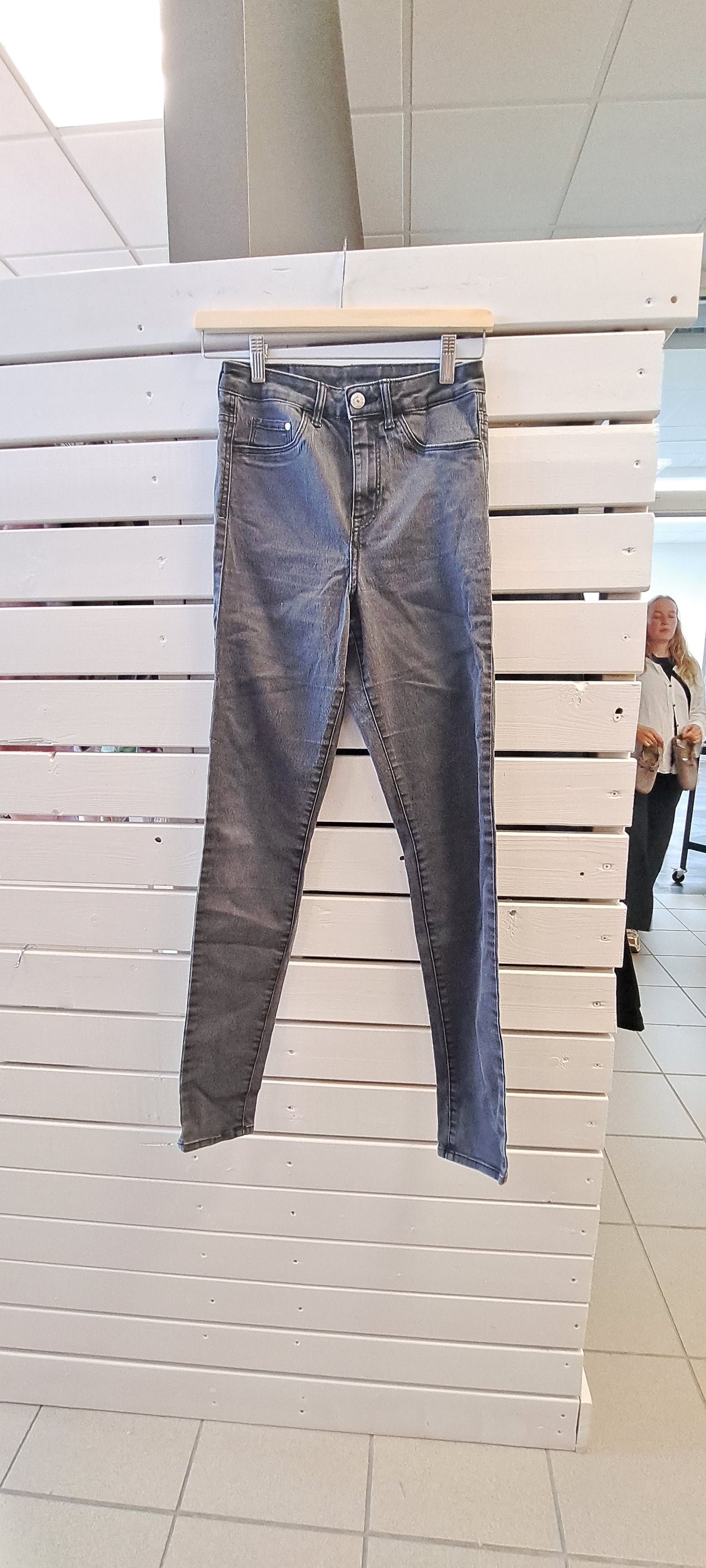 Gráar skinny jeans 165