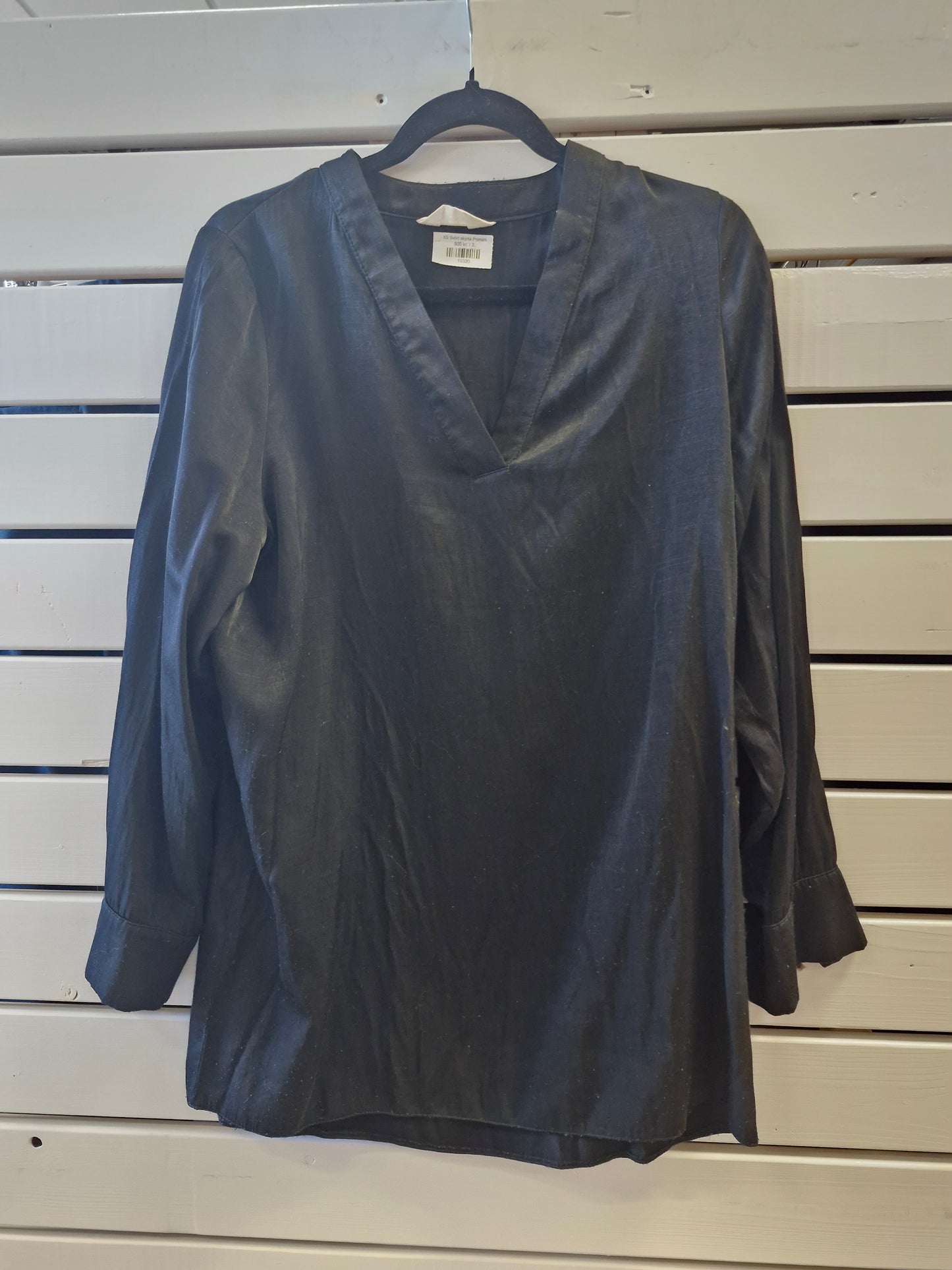 XS Svört skyrta Primark