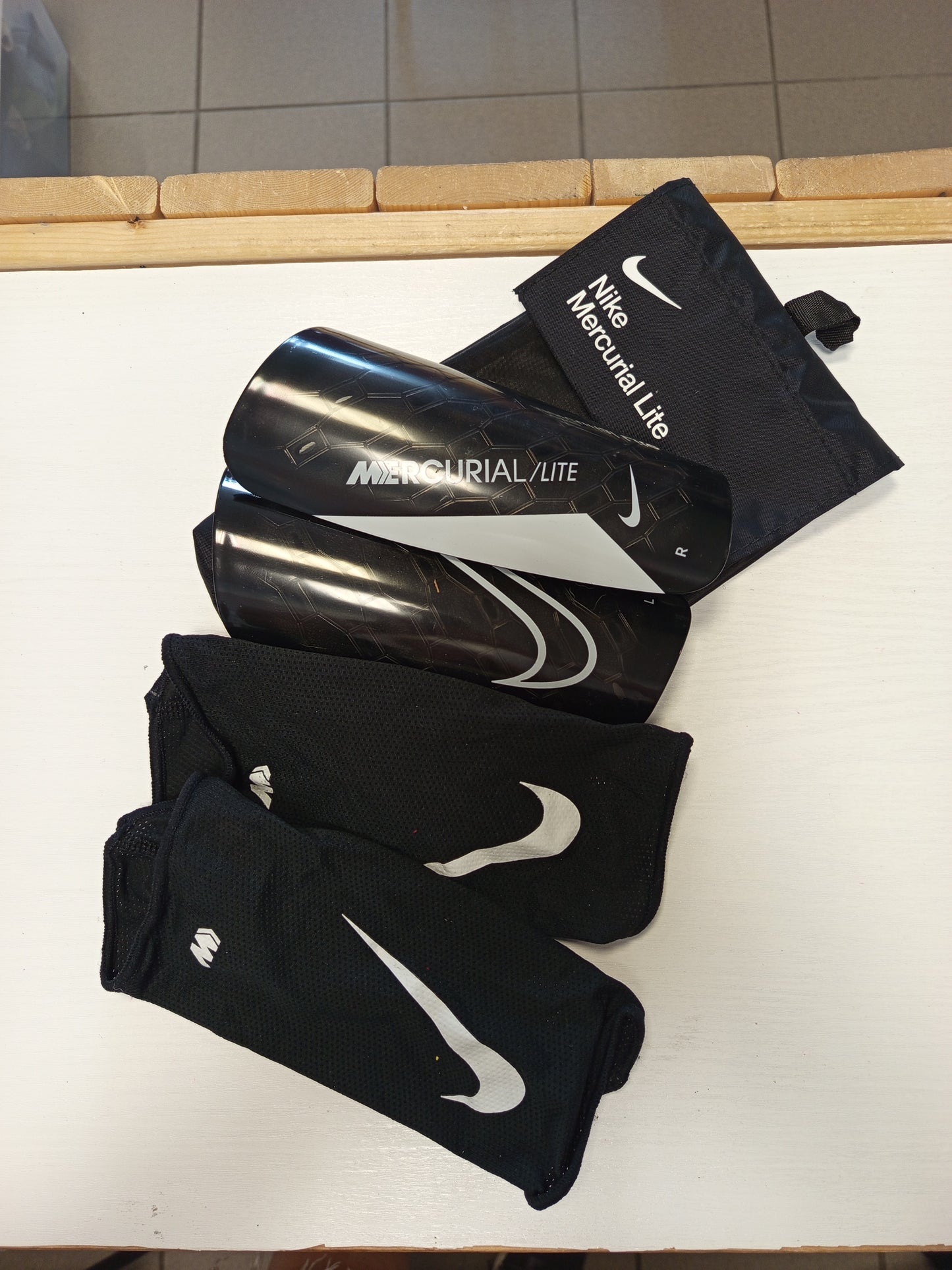 Nike mercurial lite legghlífar