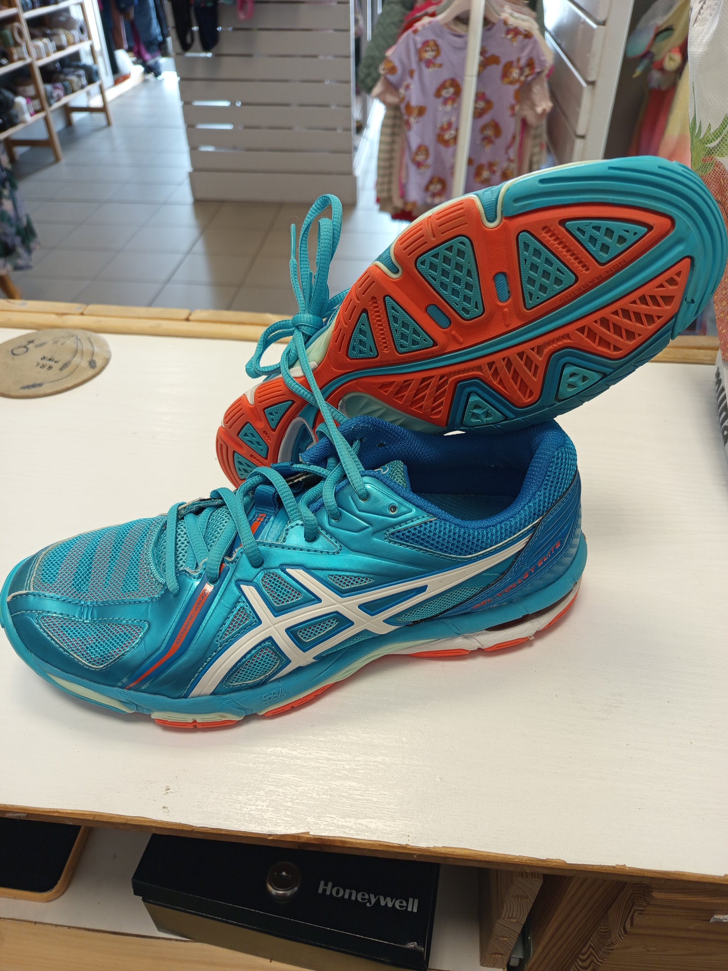 Asics blakskór 40,5 mjög lítið notaðir