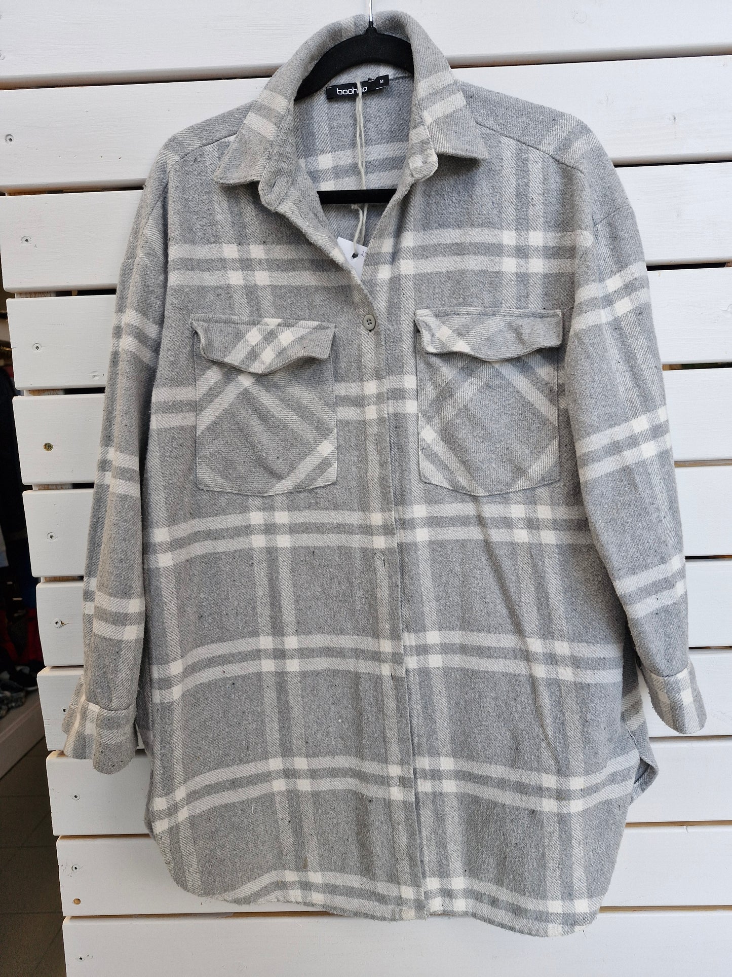 M 25 boohoo shirt