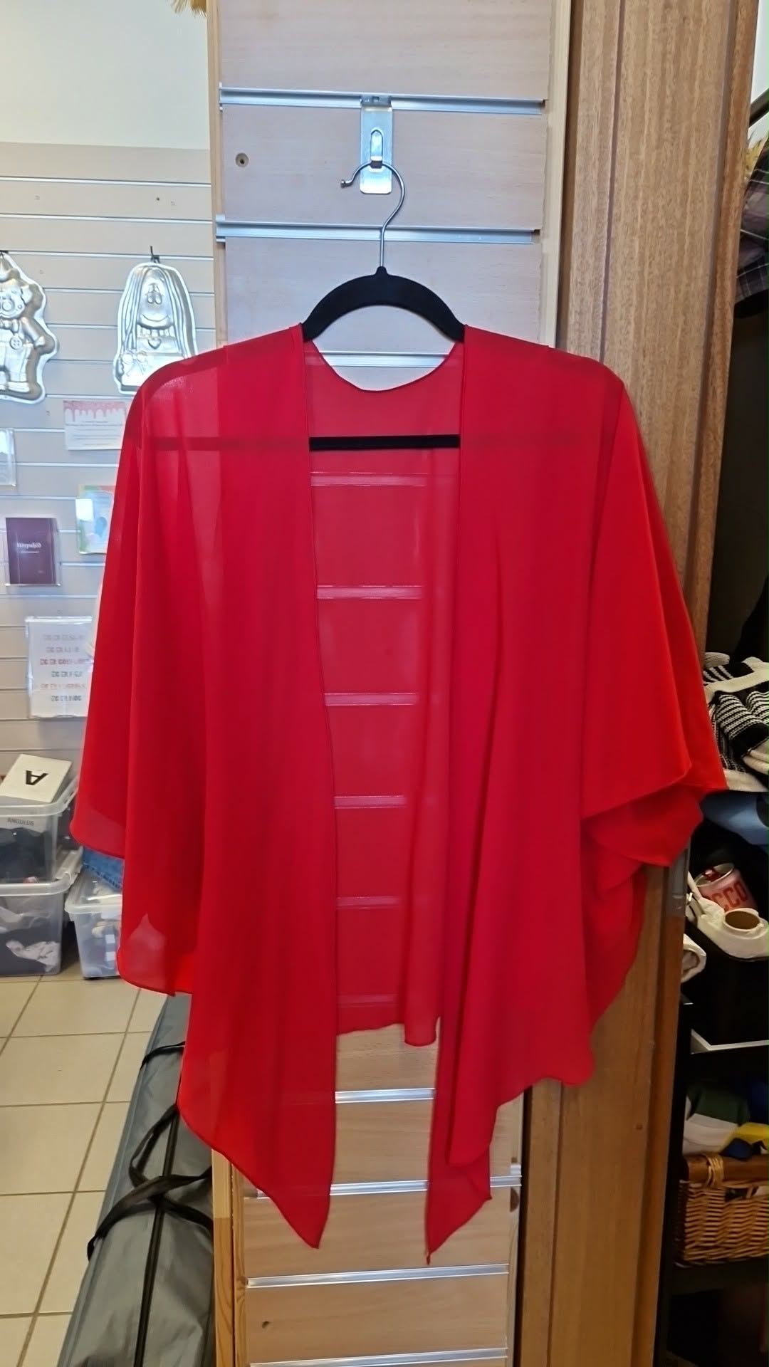 Rautt sjal/golla ca L/XL