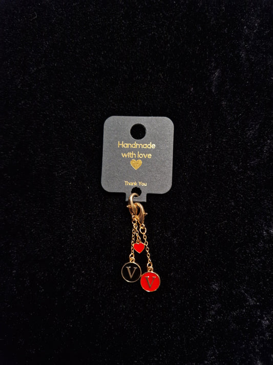 "V" keychain pendants N:88