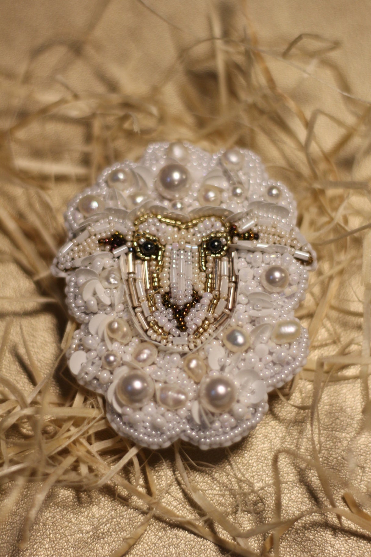 brooch N:137