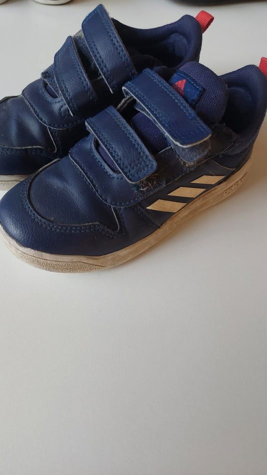 Bláir Adidas skor nr 27