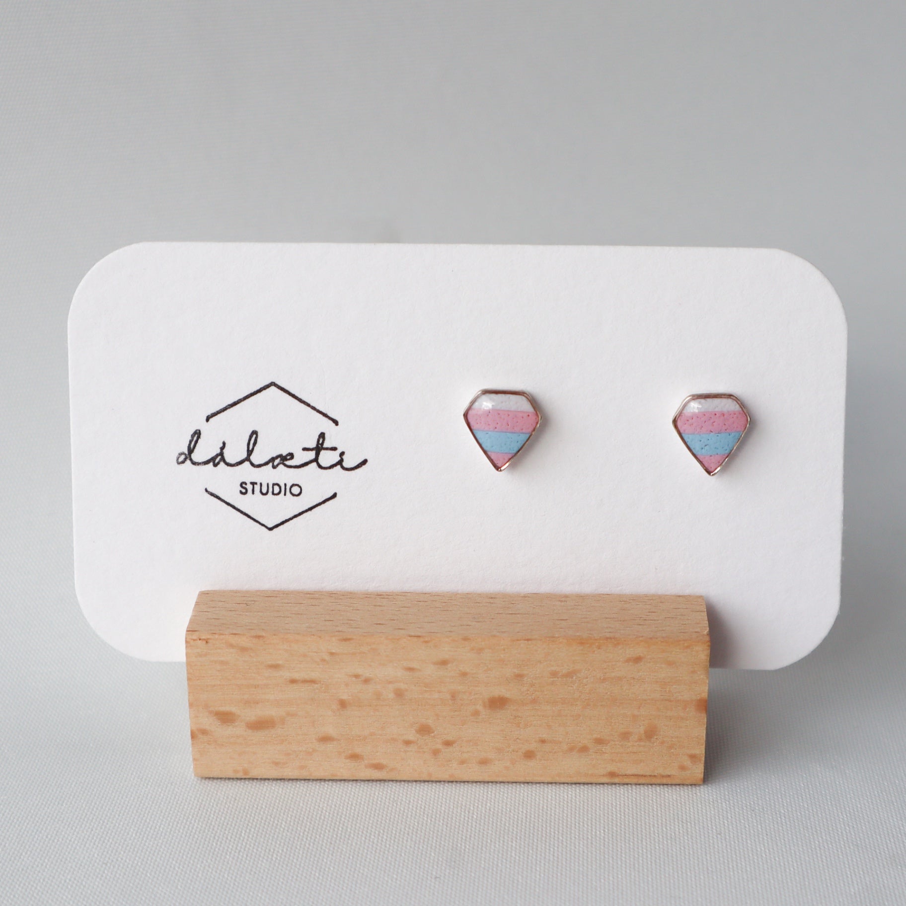 Trans pride demantur 