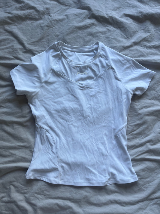 Hvítur Metta Sport bolur (M)