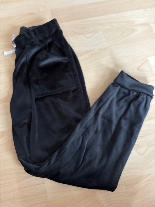 Svartar buxur 128