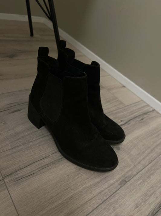 41 - boots HM
