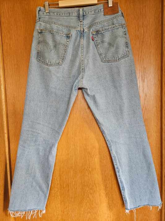 30/30 Levi’s 501 