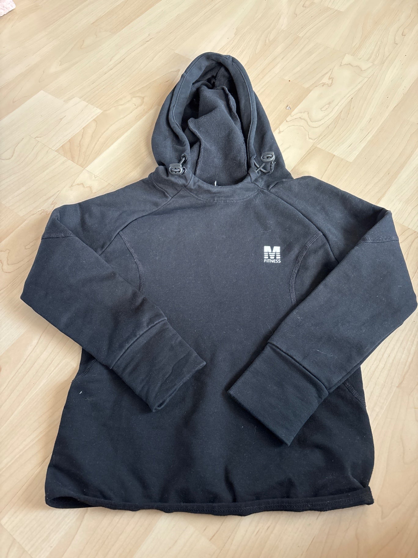 Mfitness peysa svört 110/116