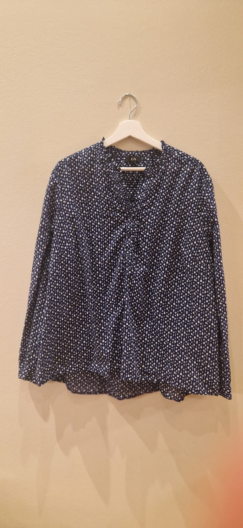 48, skyrta frá C&A kvk.22