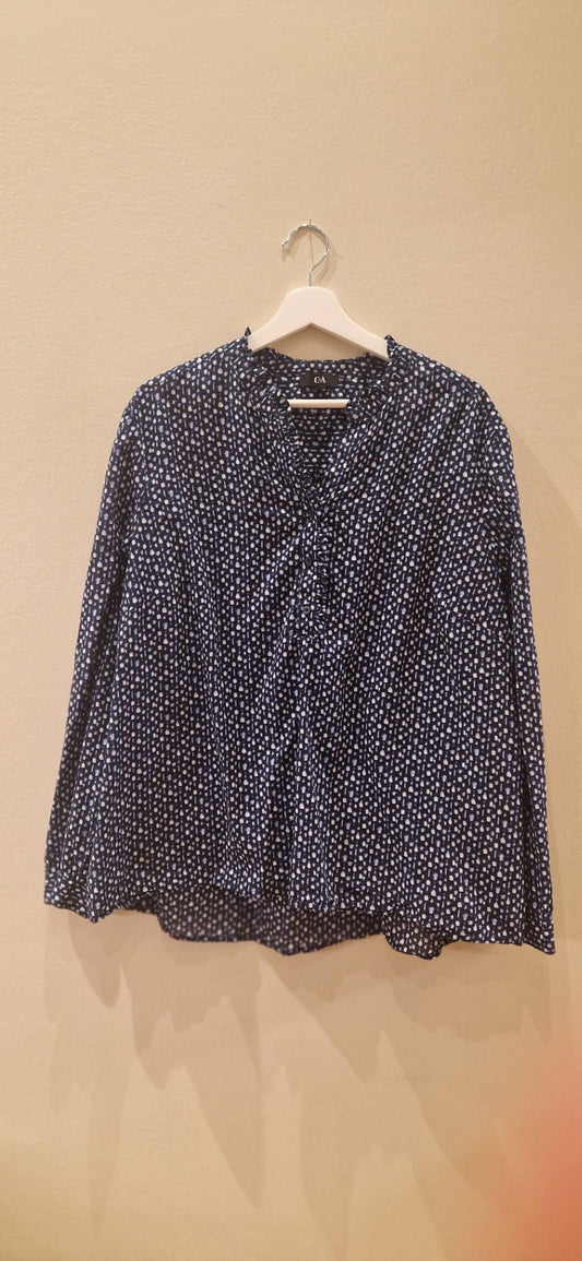 48, skyrta frá C&A kvk.22