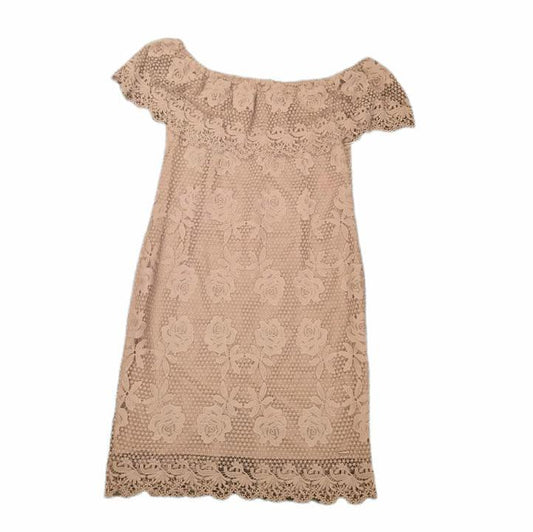 Ljós kjóll með blúndu