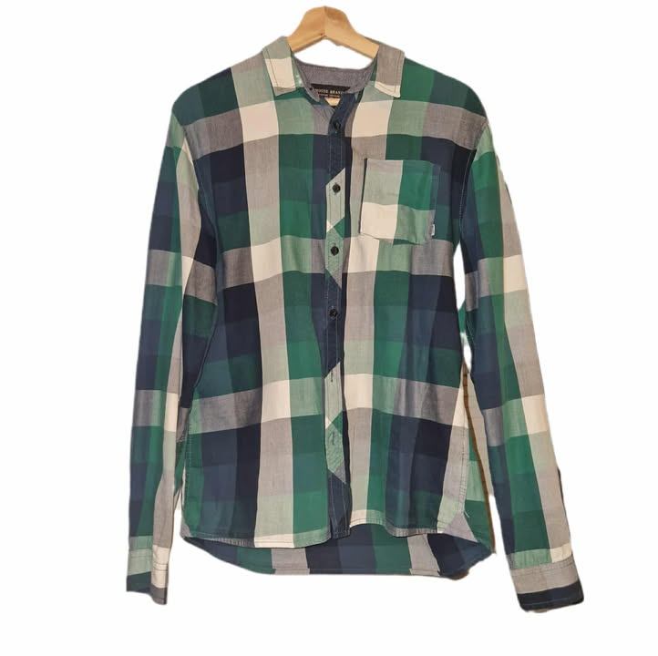 Skyrta grænköflótt M