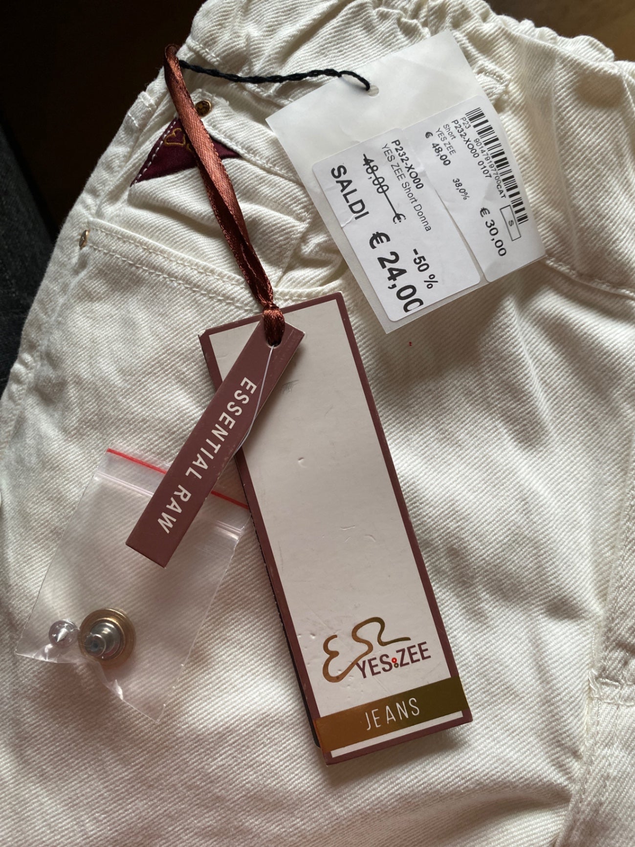 Yes Zee women’s shorts NEW cream S