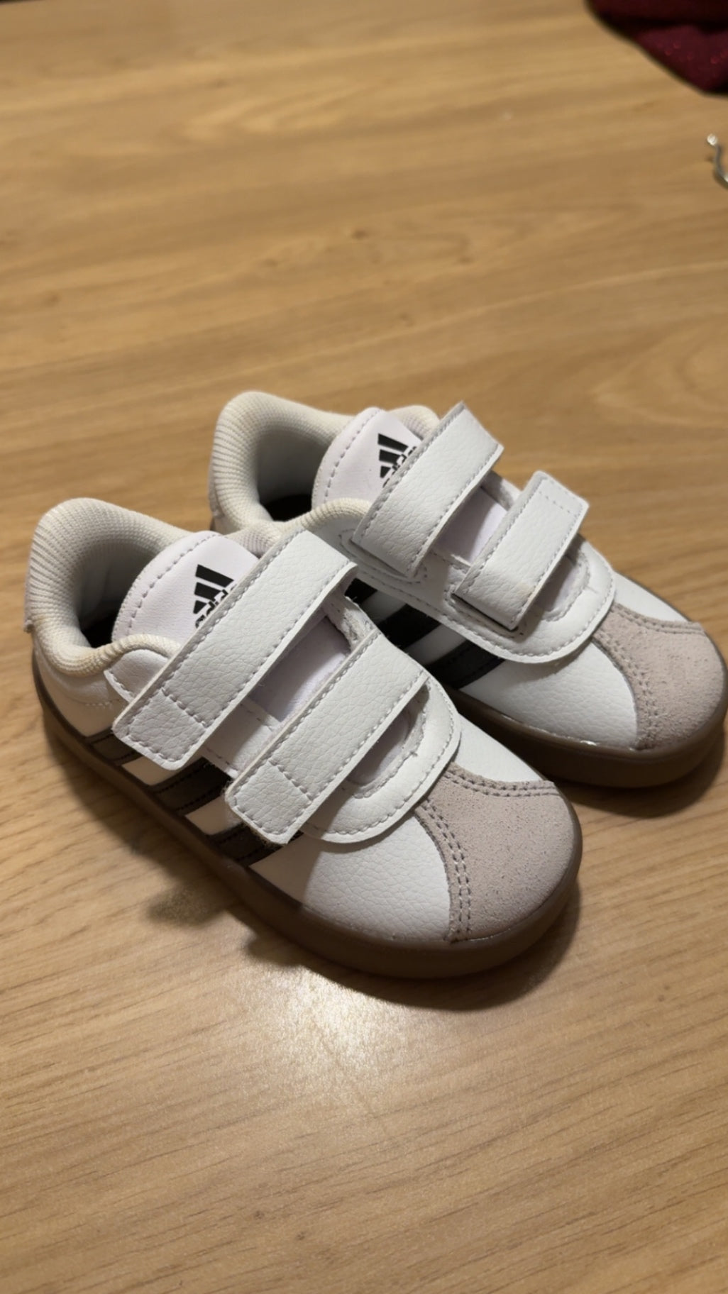 23 Adidas strigaskór