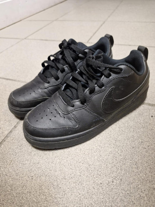 Nike skór 38,5