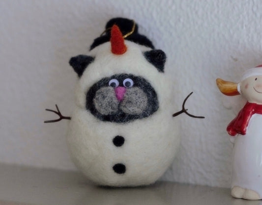 Snowman cat