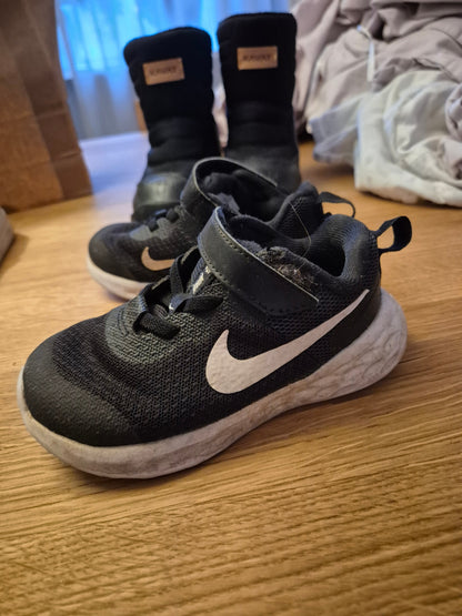 25 Nike skór