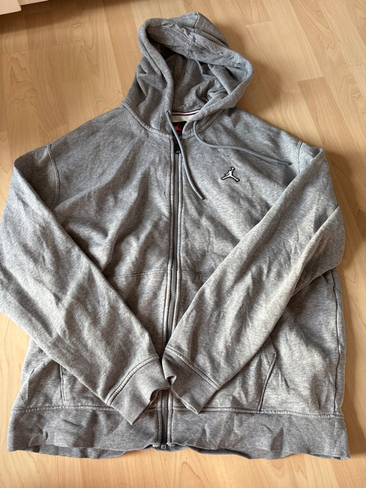 Jordan peysa (smá blettur) L