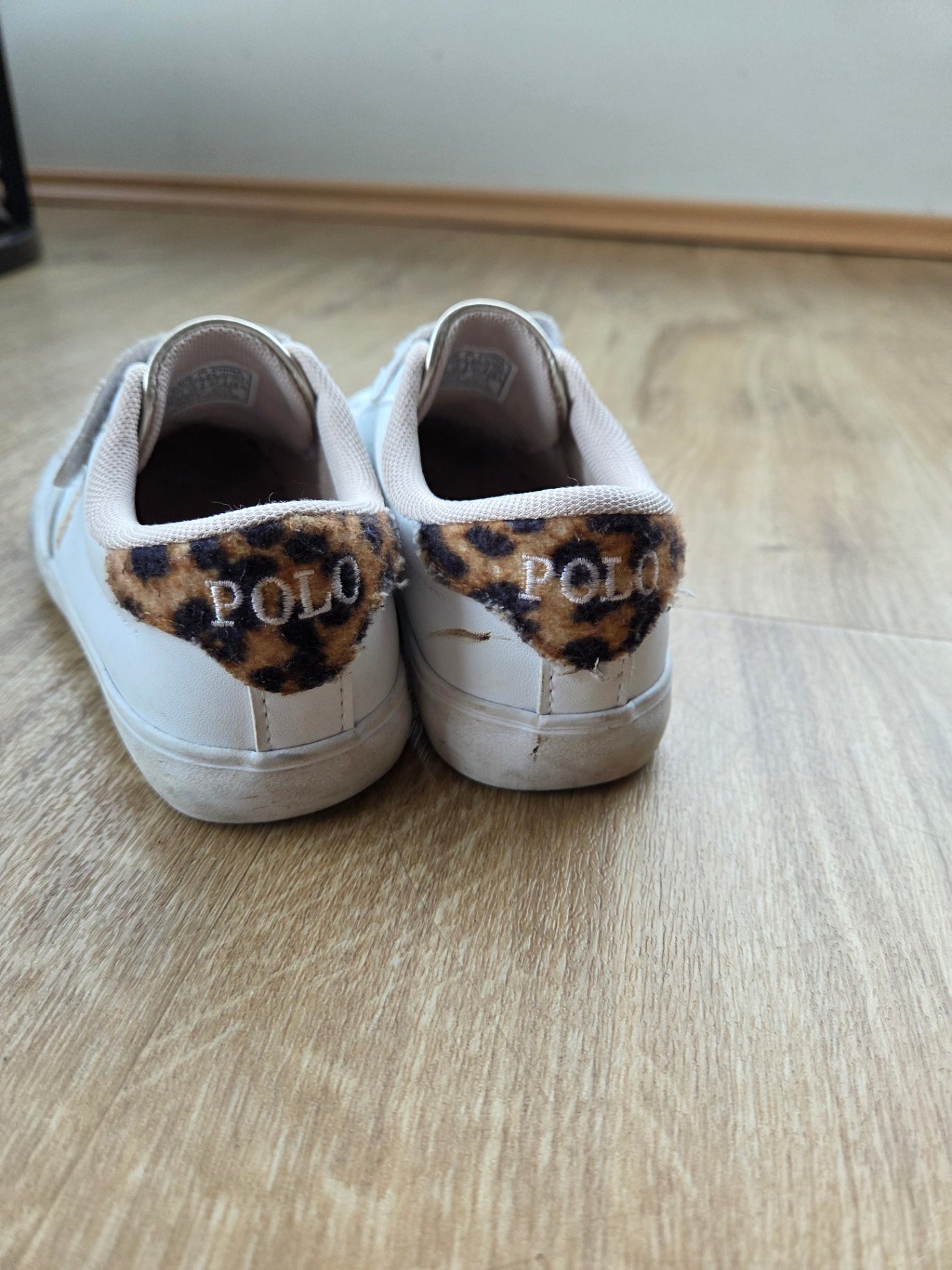 Polo skór 27