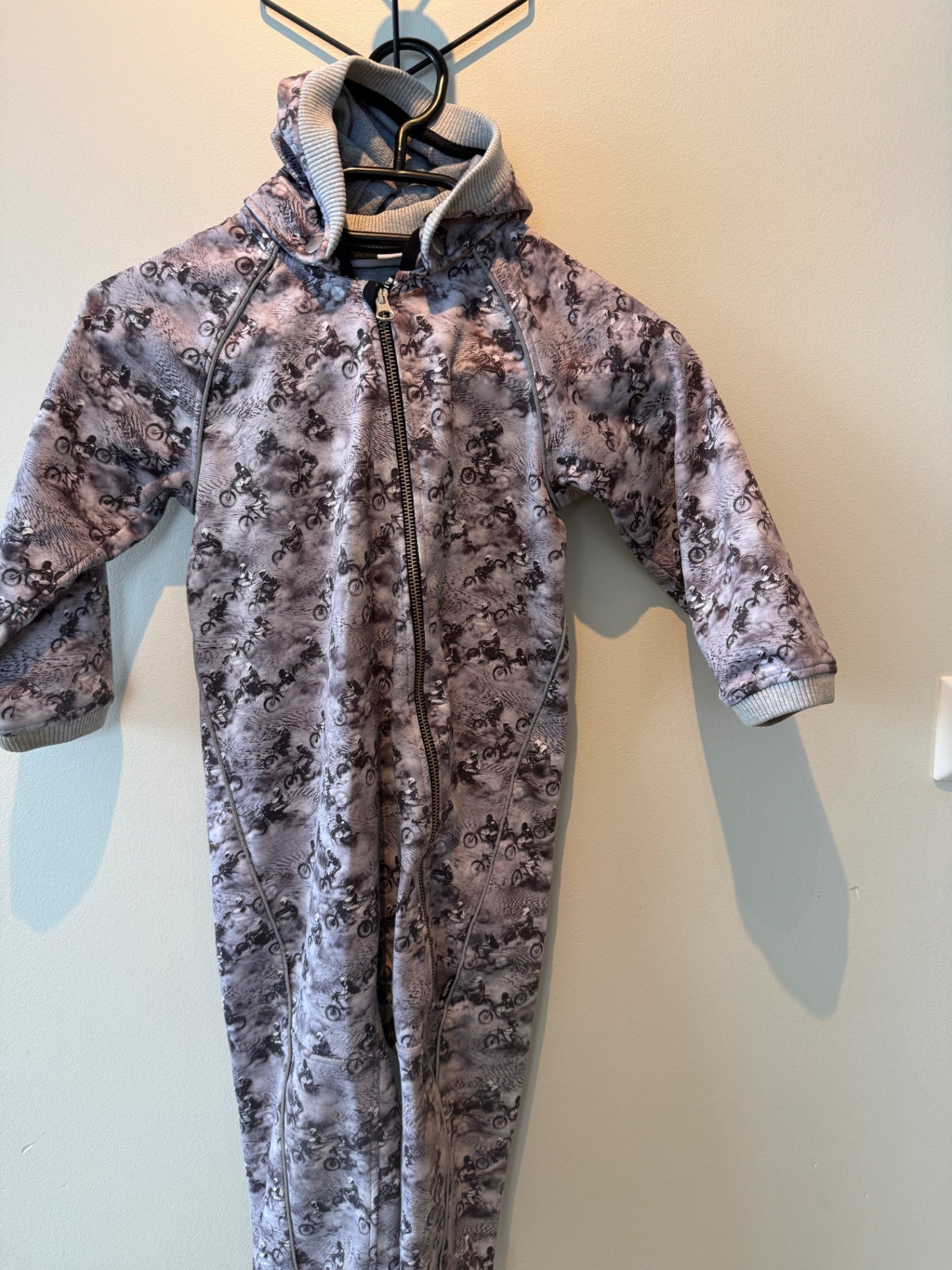 Molo softshell galli með motorhjóla mynstri st.98