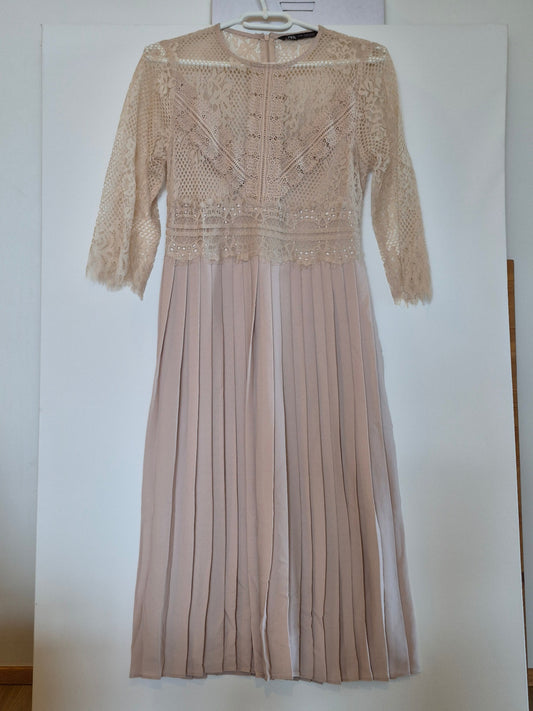 XS ZARA ljósbrúnn kjóll