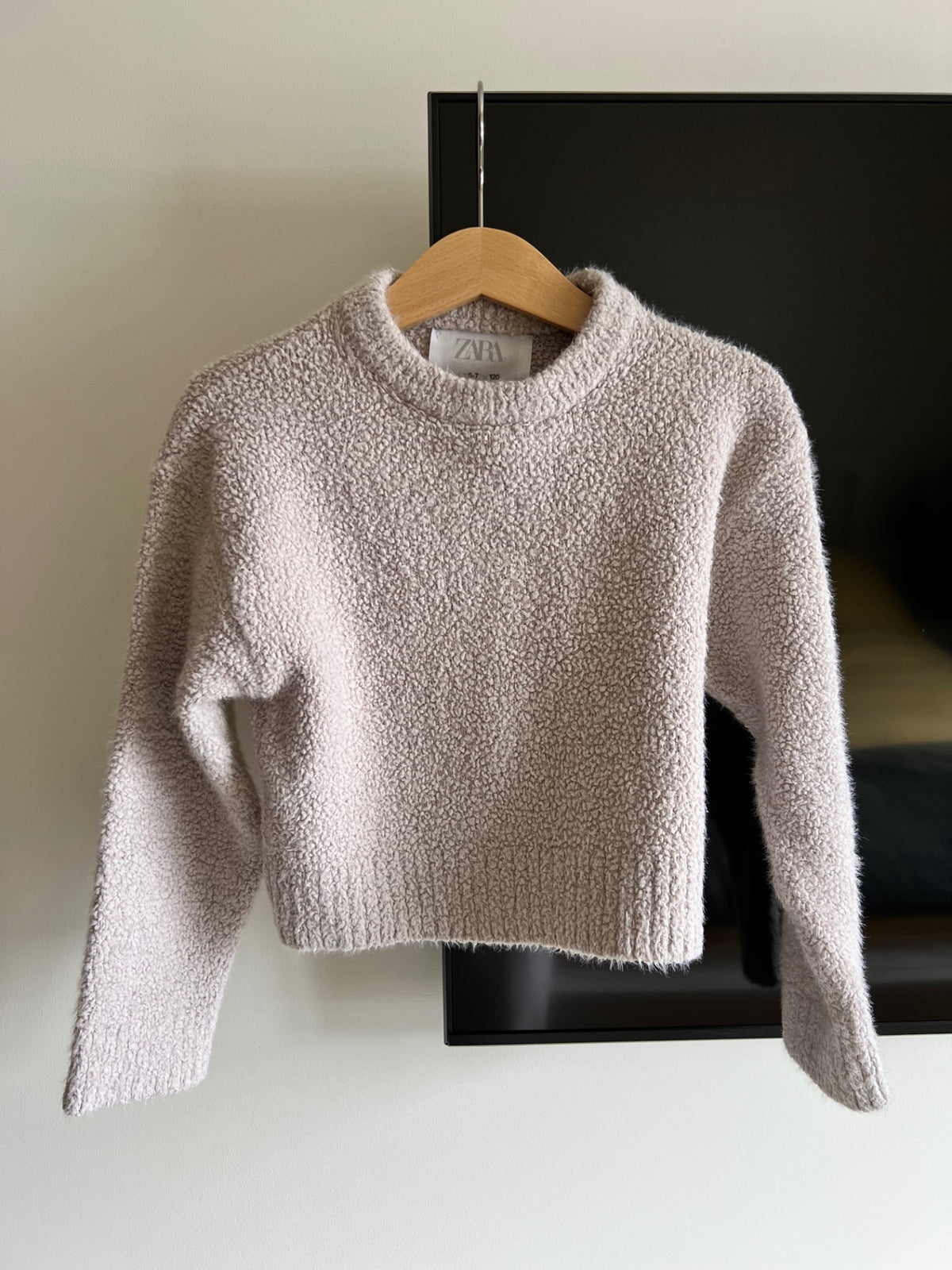 Zara ljósbrún peysa 120