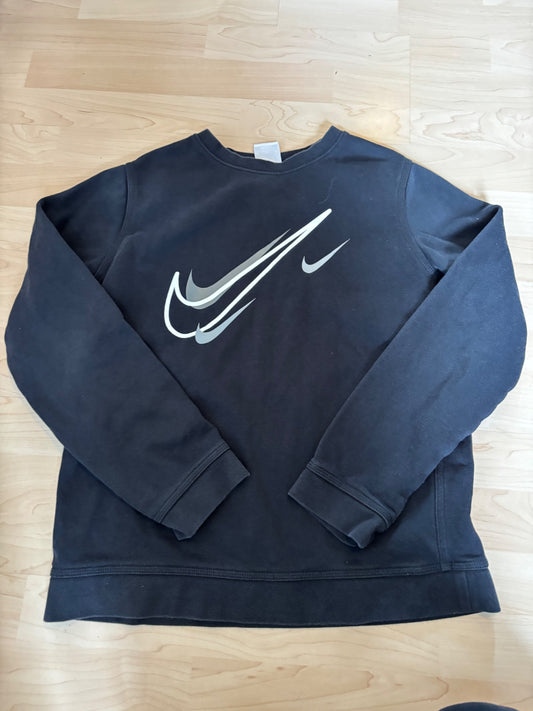 Nike peysa svört 158-170